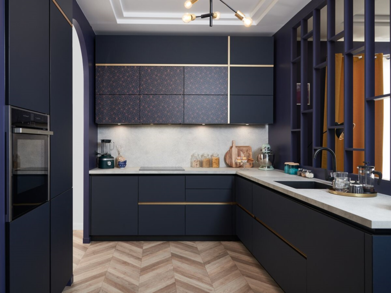 Cuisine bleue et dorée pour un style Art Déco : avec finitions élégantes, design raffiné et ambiance chic idéal pour intérieur contemporain.