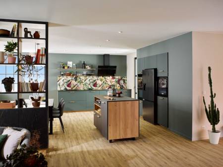 Notre zone d'activité pour ce service Prix cuisine Schmidt avec îlot central sur mesure plan céramique et meubles jusqu’au plafond couleur noire mate